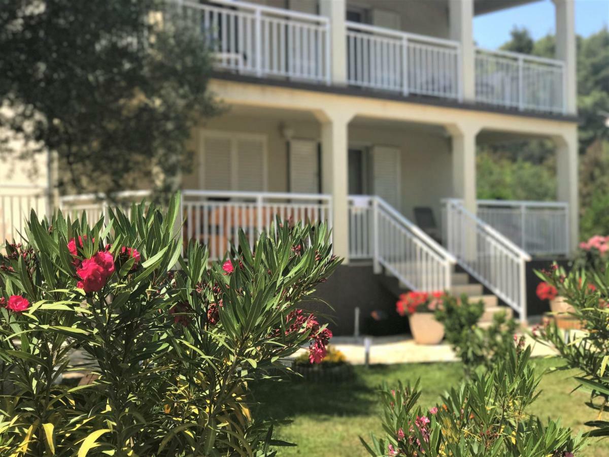 Apartmani Fortuna Lumbarda Exteriér fotografie