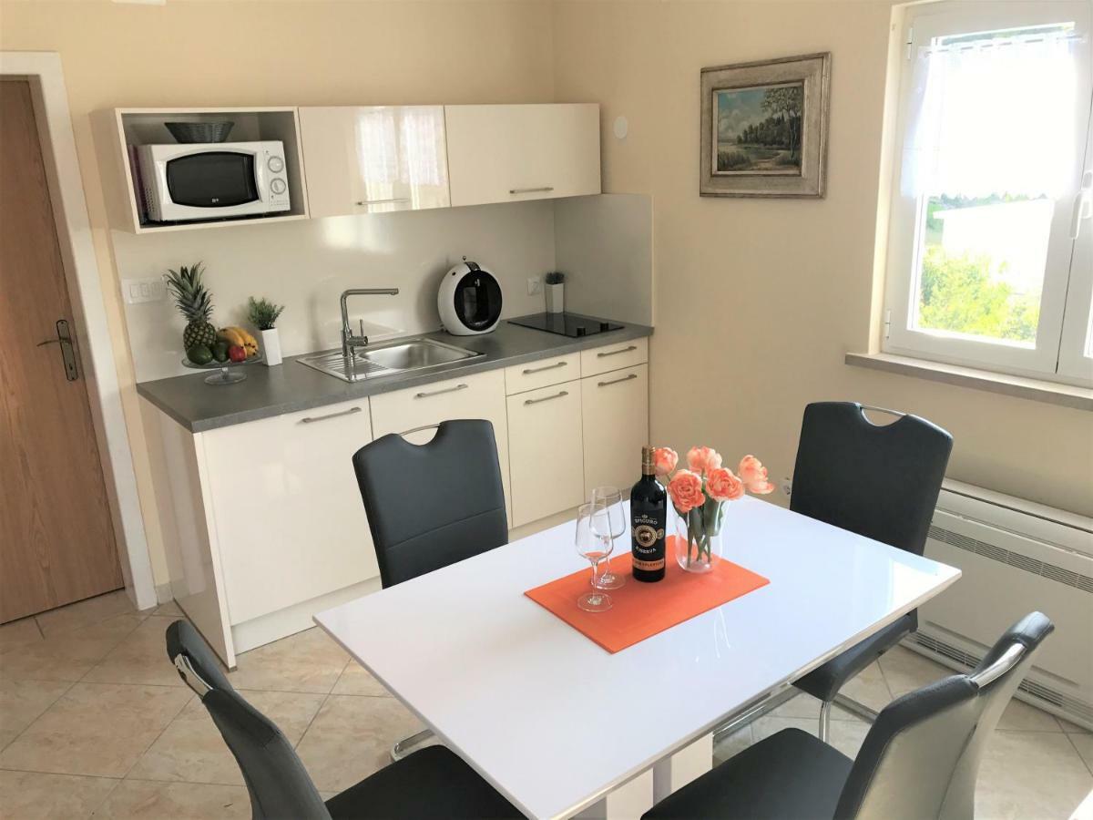 Apartmani Fortuna Lumbarda Exteriér fotografie