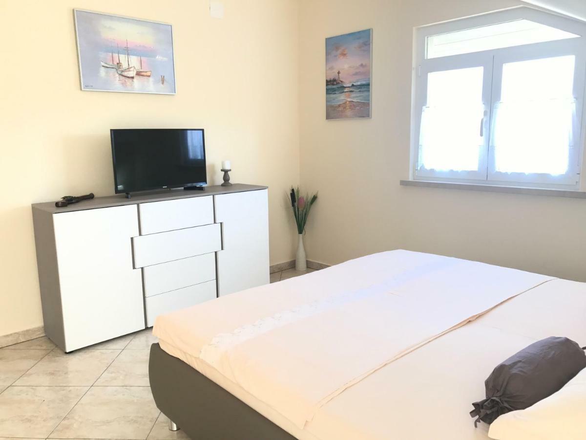 Apartmani Fortuna Lumbarda Exteriér fotografie
